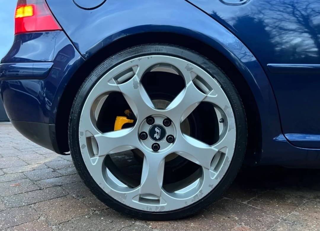 Volkswagen Golf MK4 2.3 V5