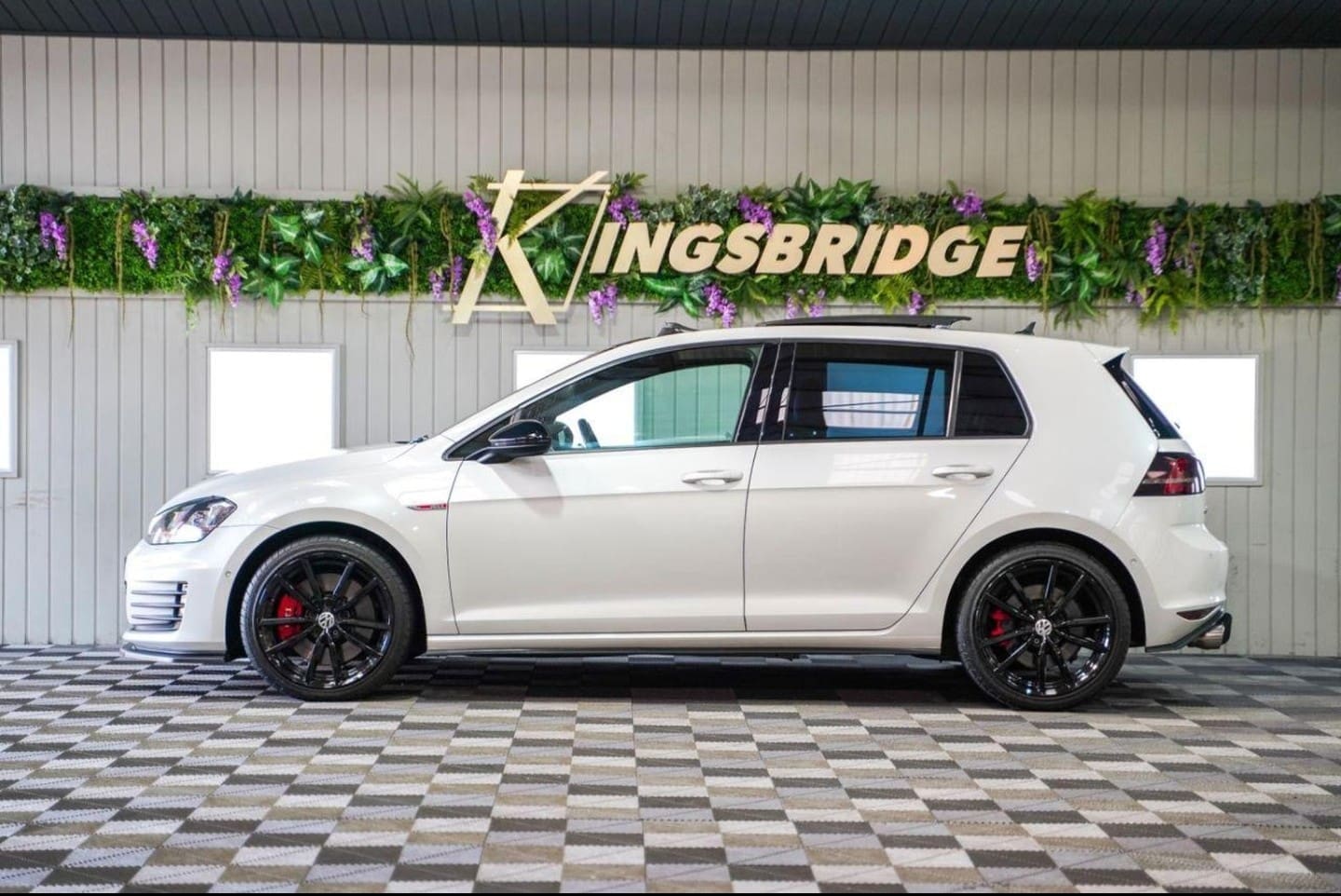 Volkswagen Golf GTI