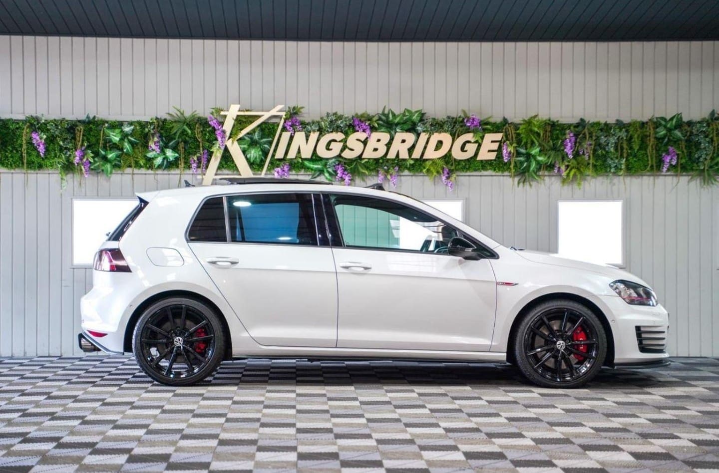 Volkswagen Golf GTI