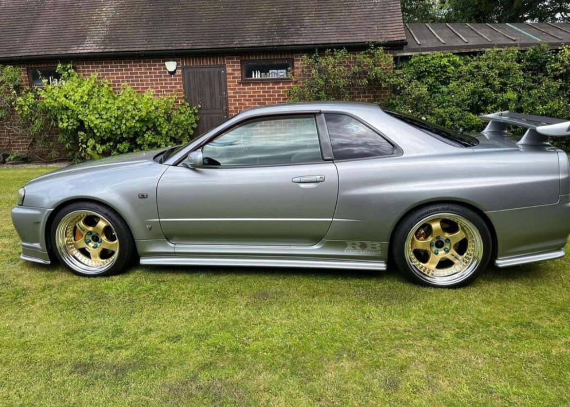Nissan Skyline r34 GTR V SPEC